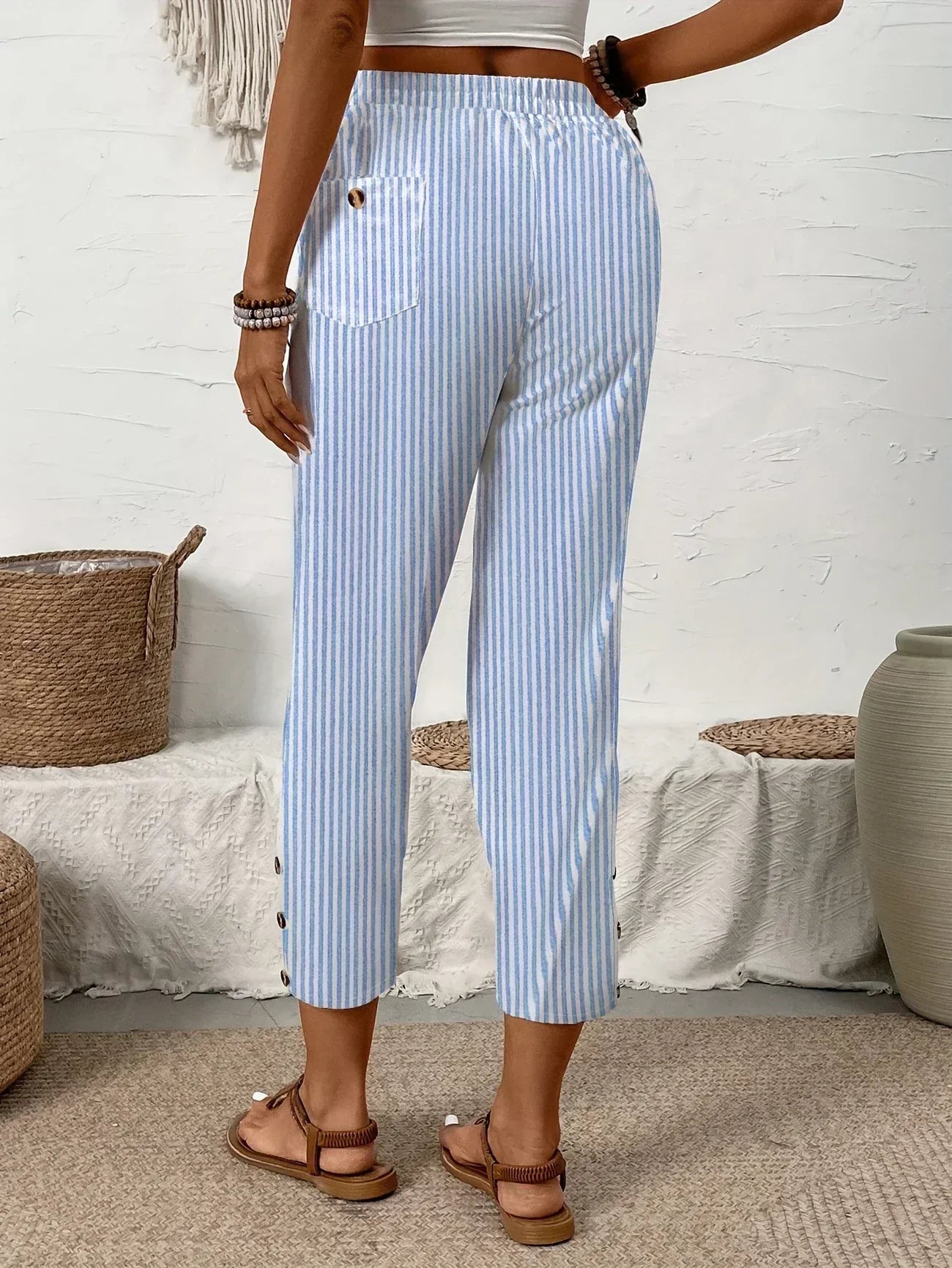 Daphné | Pantalon estival rayé avec détails de boutons élégants | Maya Deauville