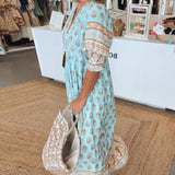 MANA | Robe midi florale chic à col en v | Maya Deauville