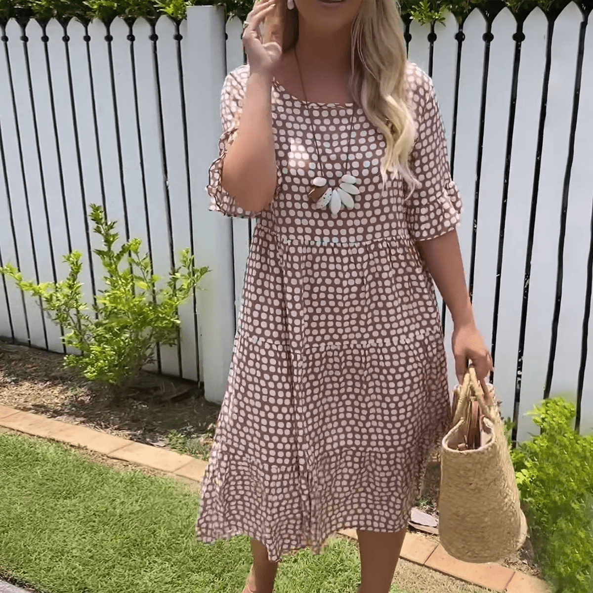 ZORA | Robe midi à manches courtes en sable | Maya Deauville
