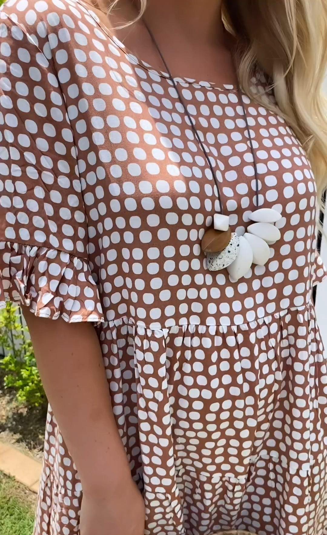 Nicola | Robe midi à manches courtes | Maya Deauville