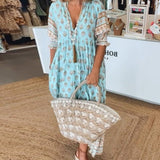 MANA | Robe midi florale chic à col en v | Maya Deauville