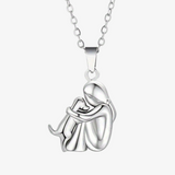 Olivia™ – Collier avec pendentif en forme de chien | Maya Deauville
