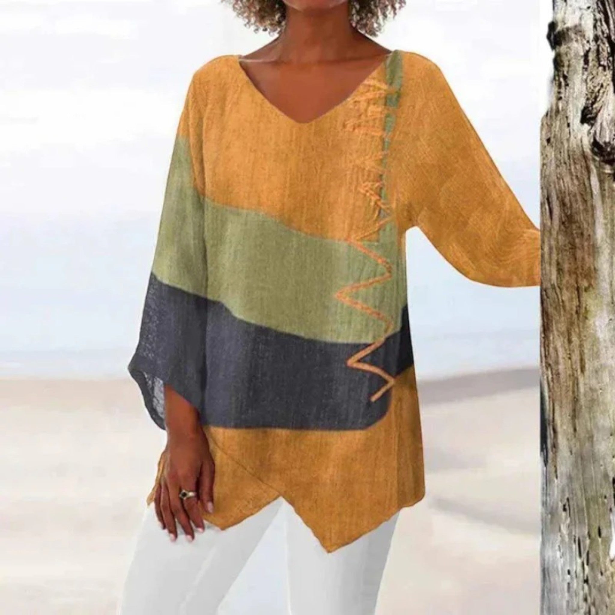 Rita – Blouse décontractée à V | Maya Deauville