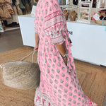 MANA | Robe midi florale chic à col en v | Maya Deauville
