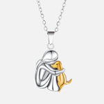 Olivia™ – Collier avec pendentif en forme de chien | Maya Deauville