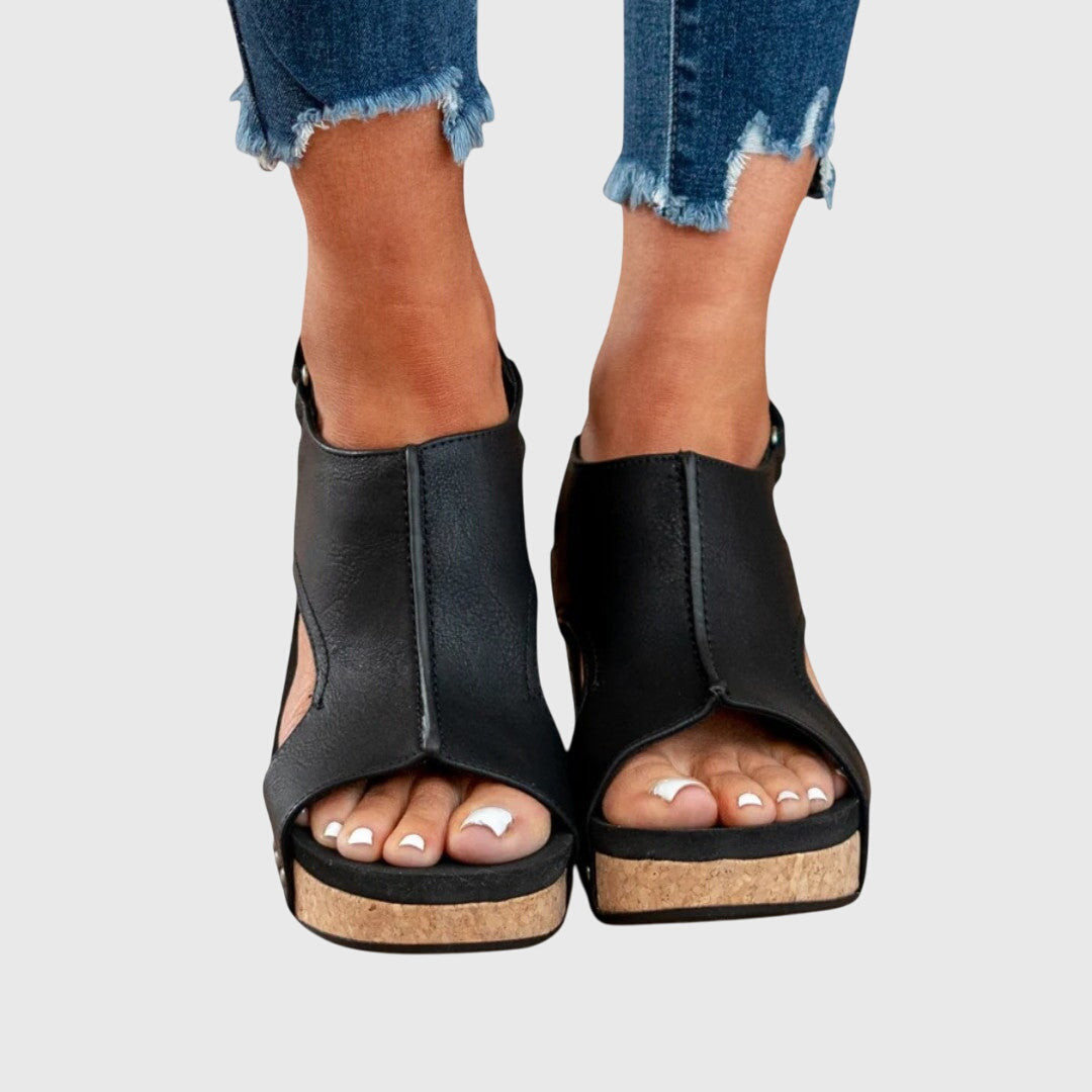 Marni | Sandales orthopédiques élégantes | Maya Deauville