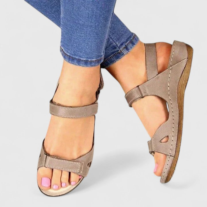 Avrie | Sandales de Confort Plates | Maya Deauville