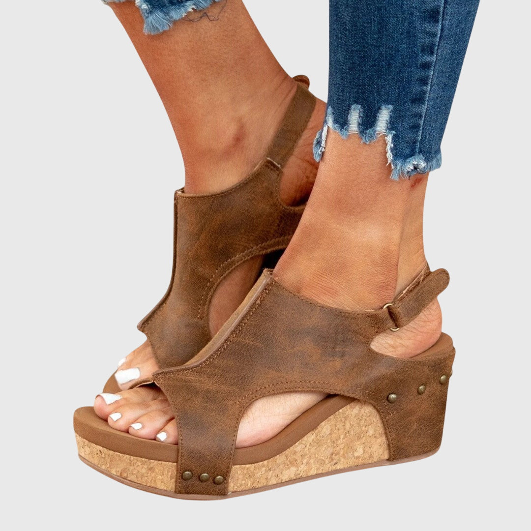 Marni | Sandales orthopédiques élégantes | Maya Deauville