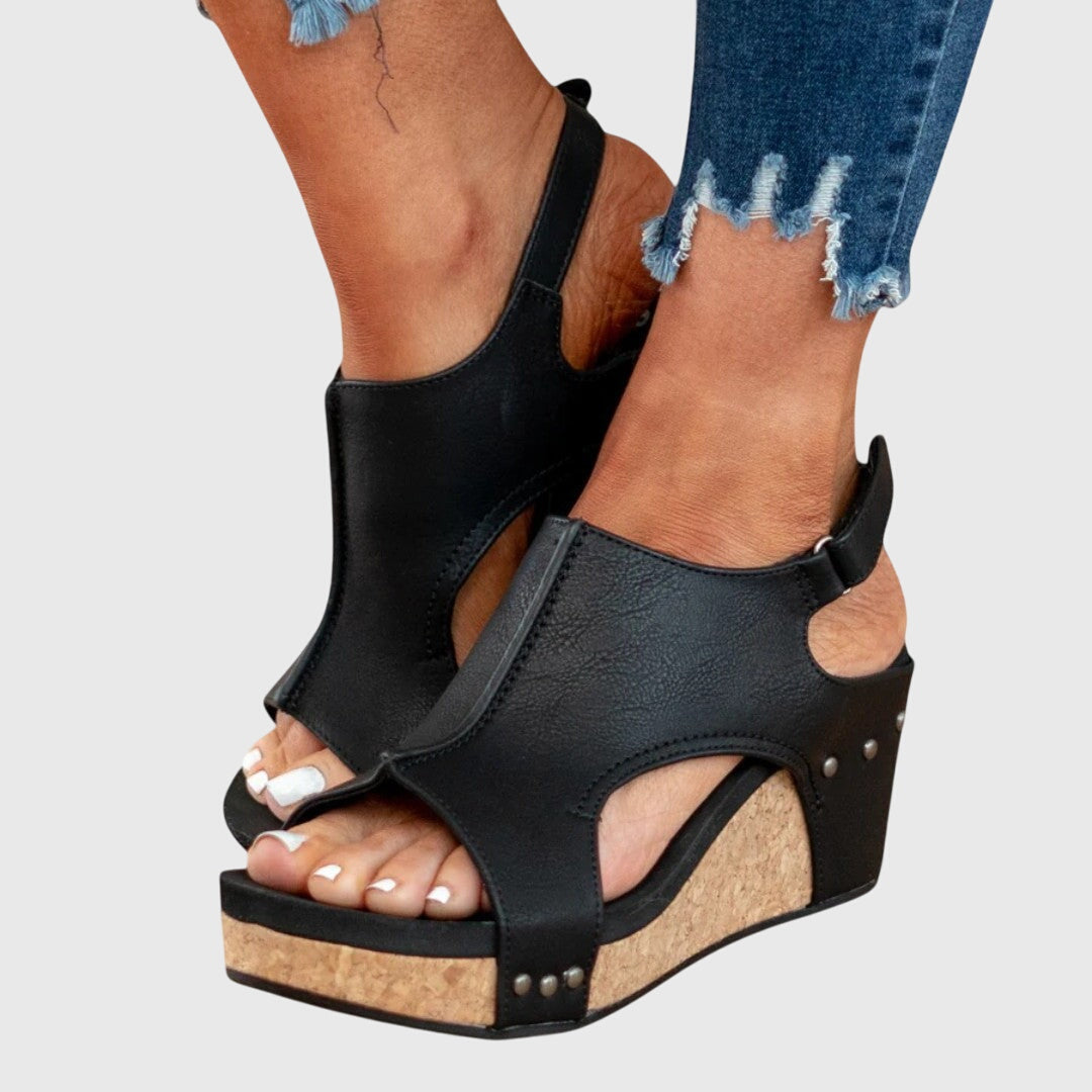 Marni | Sandales orthopédiques élégantes | Maya Deauville