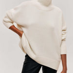 Cassie™ | Pull Col Roulé Oversize | Maya Deauville