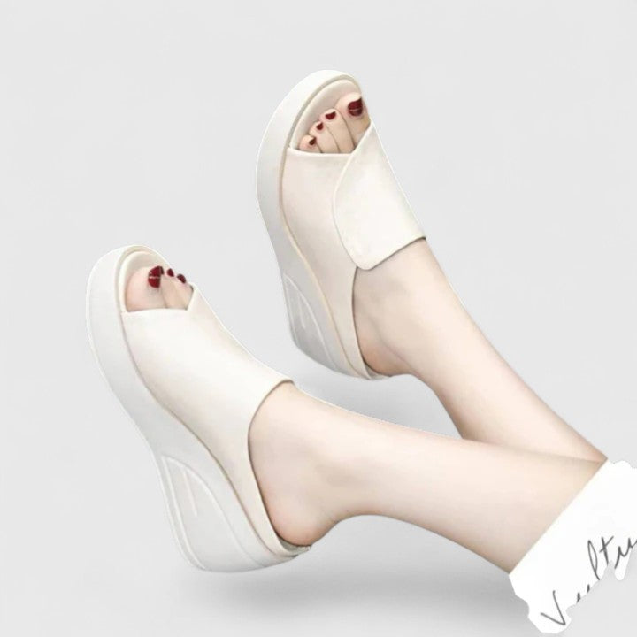 Kora | Sandales Orthopédiques à Talon Wedge | Maya Deauville