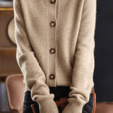 Margaux™ | Cardigan classique à boutons camel | Maya Deauville