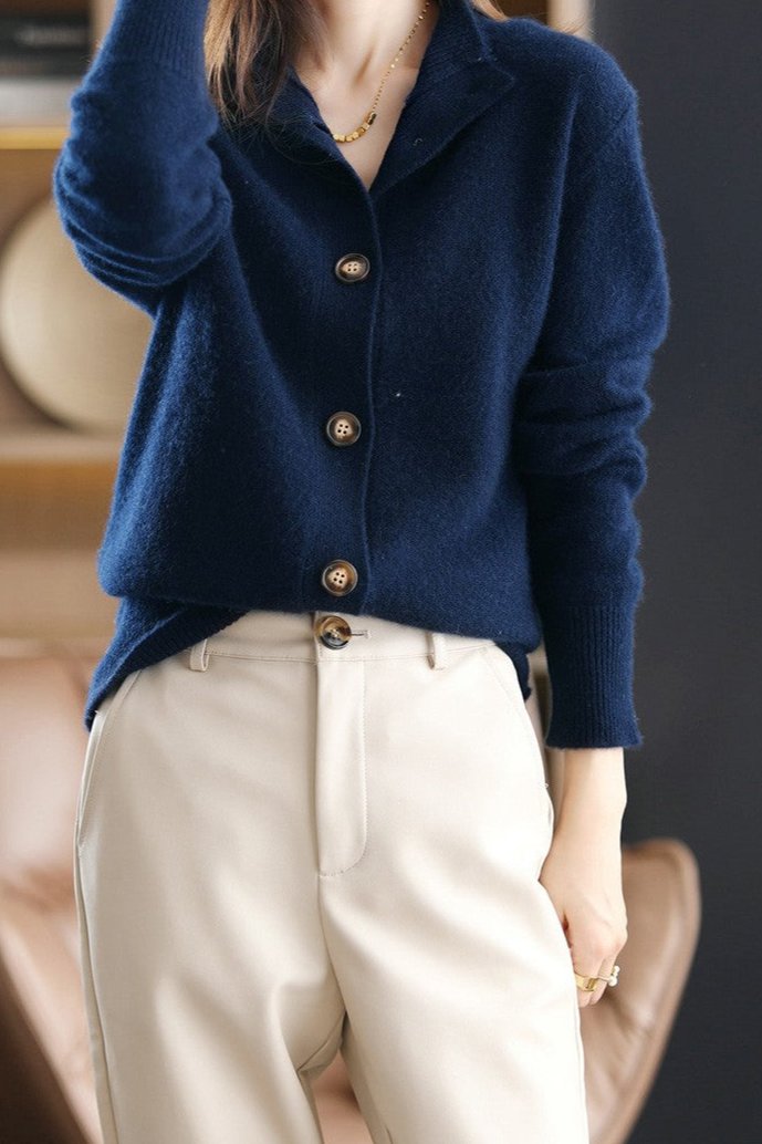 Margaux™ | Cardigan classique à boutons camel | Maya Deauville