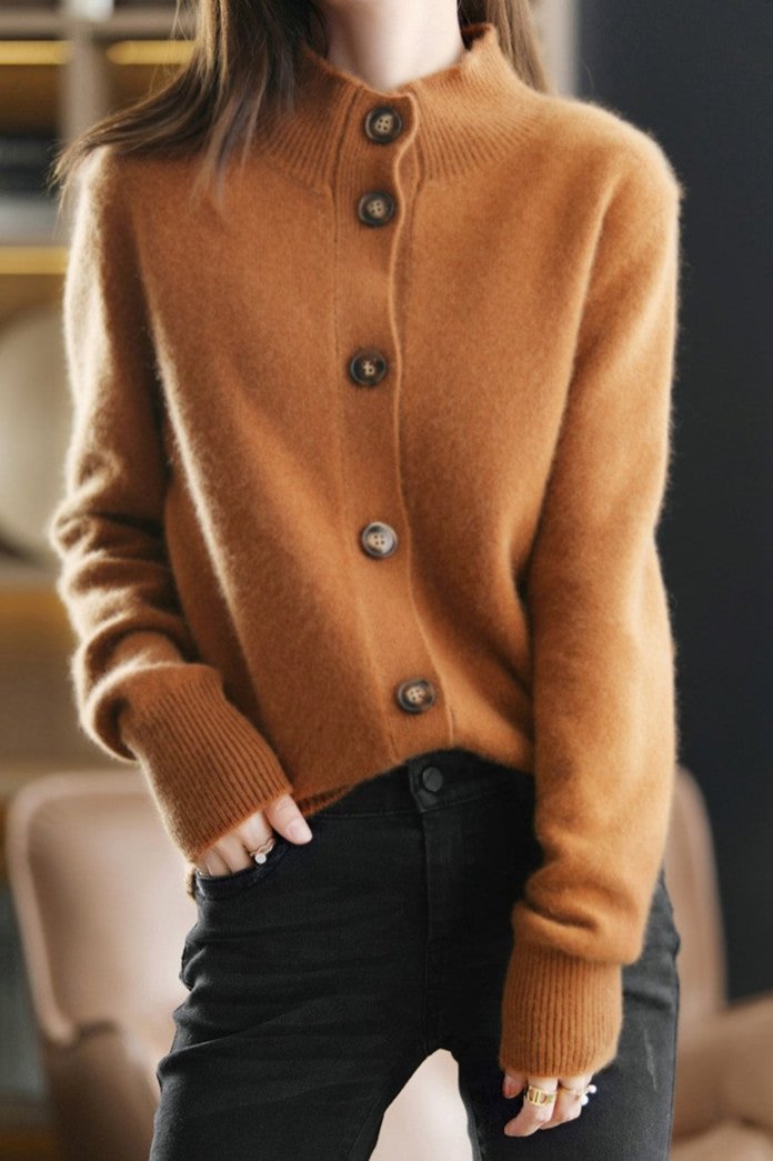 Margaux™ | Cardigan classique à boutons camel | Maya Deauville