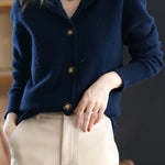 Margaux™ | Cardigan classique à boutons | Maya Deauville