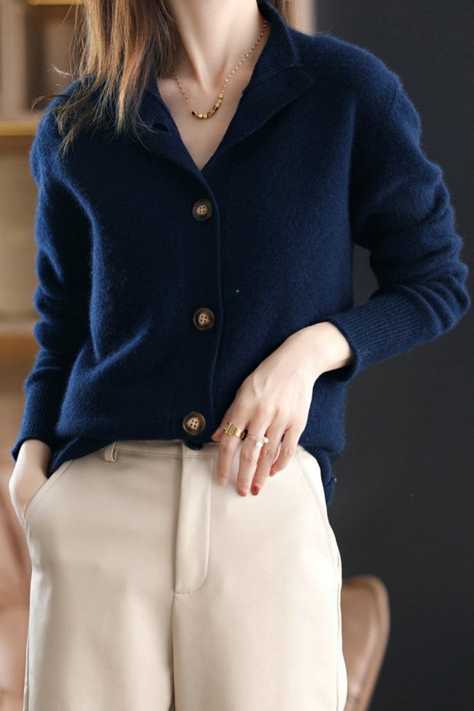 Margaux™ | Cardigan classique à boutons camel | Maya Deauville