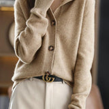 Margaux™ | Cardigan classique à boutons | Maya Deauville