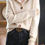 Margaux™ | Cardigan classique à boutons camel | Maya Deauville