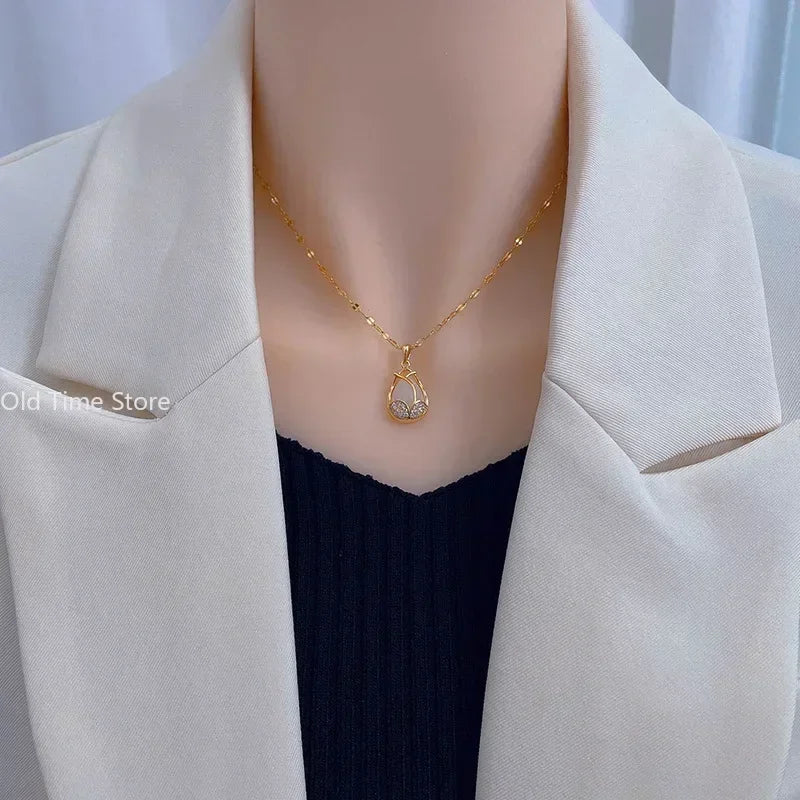 Collier Pendentif élégant en Cristal Rose et Or | Maya Deauville