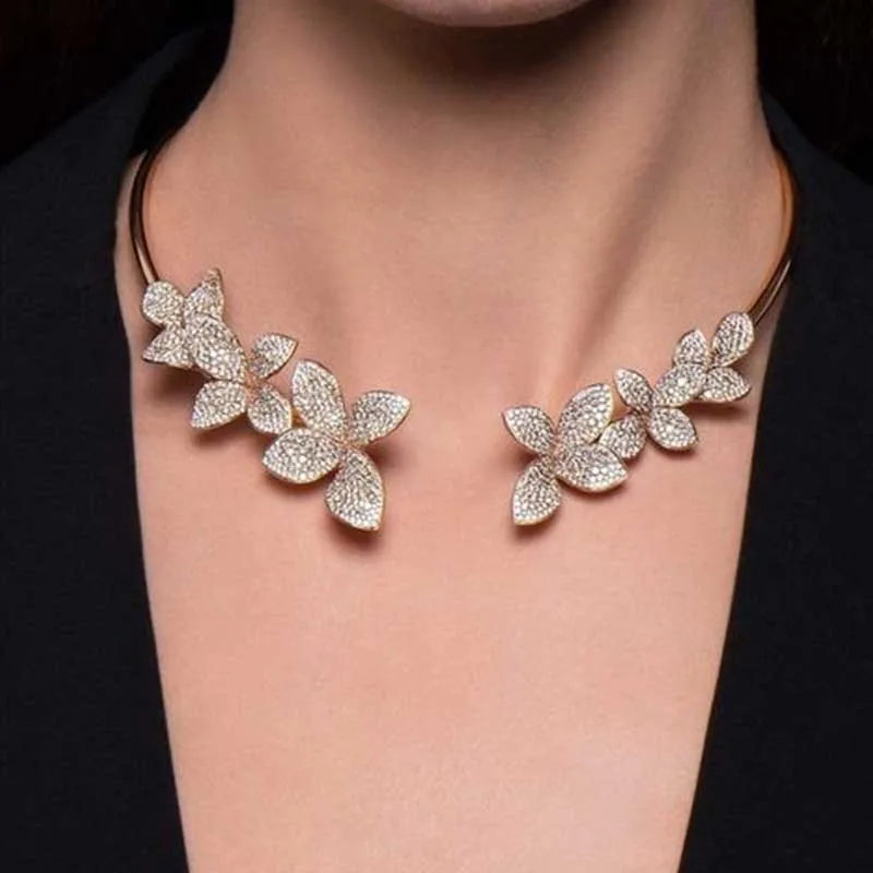 Collier élégant Fleur en Cristal | Maya Deauville