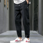 Pantalon jogger fuselé urbain | Maya Deauville