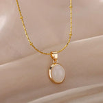 Collier Pendentif Goutte d’Eau en Opale en Acier Inoxydable Doré Chic | Maya Deauville