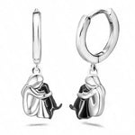 Ginny™ – boucles d’oreilles motif chien (fermeture ronde) | Maya Deauville