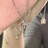 Collier Pendentif en Métal avec Fleur Froissée Élégante | Maya Deauville