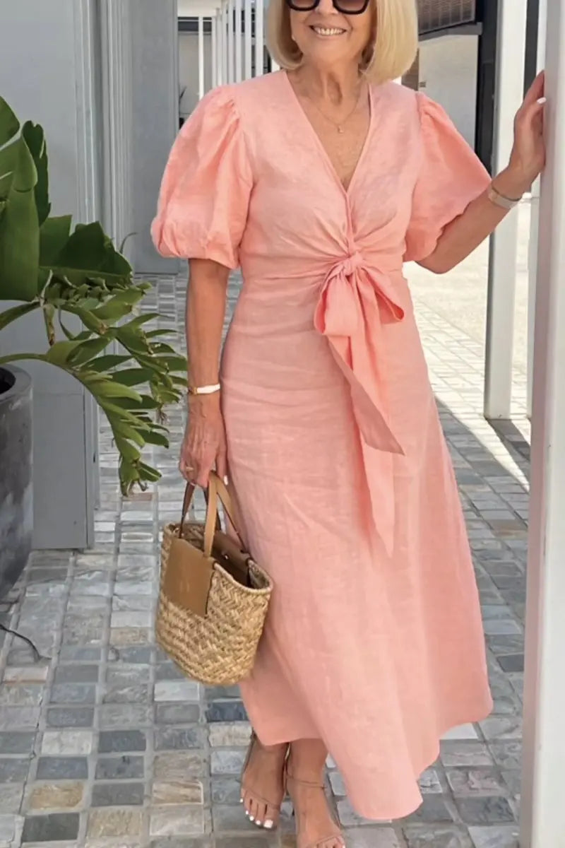 LYNORA | Robe midi élégante à encolure en v | Maya Deauville