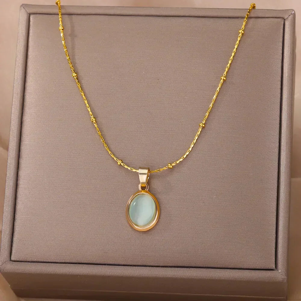 Collier Pendentif Goutte d’Eau en Opale en Acier Inoxydable Doré Chic | Maya Deauville