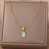 Collier Pendentif Goutte d’Eau en Opale en Acier Inoxydable Doré Chic | Maya Deauville
