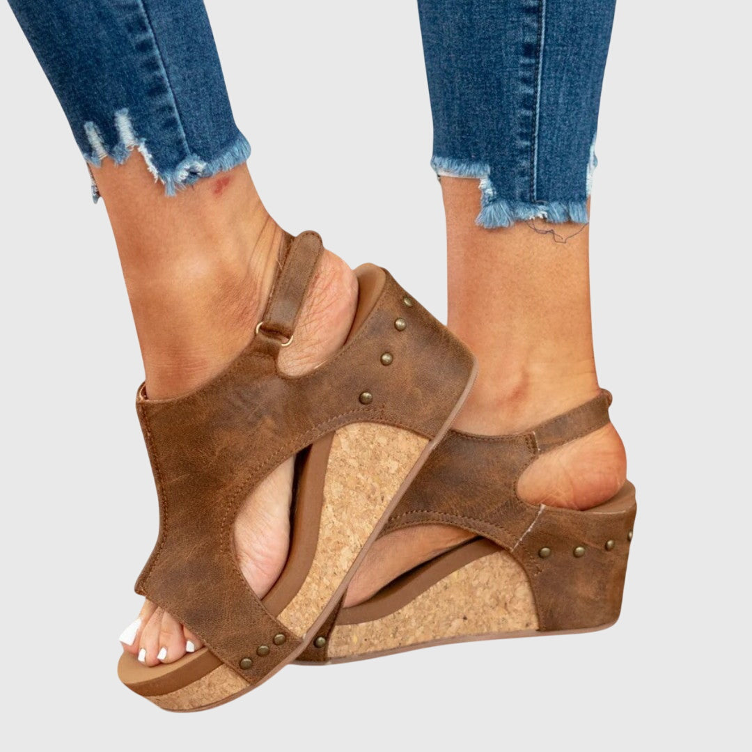 Marni | Sandales orthopédiques élégantes | Maya Deauville