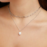 Collier élégant avec Perles Suspendues | Maya Deauville