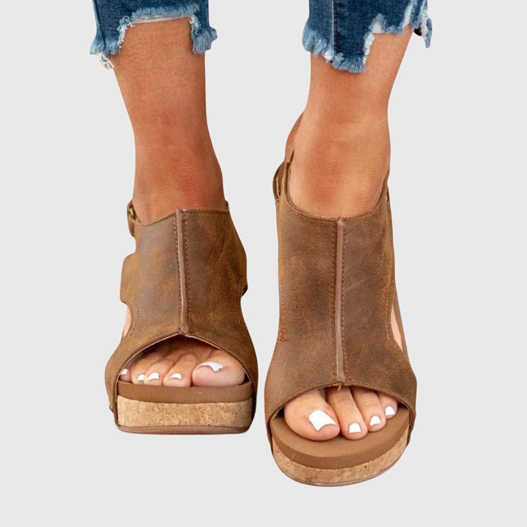 Marni | Sandales orthopédiques élégantes | Maya Deauville