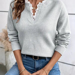 Gillian™ Pull élégant à Col en V | Maya Deauville