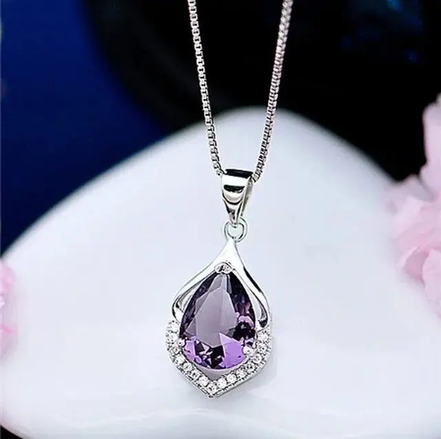 Collier élégant avec cristal violet | Maya Deauville