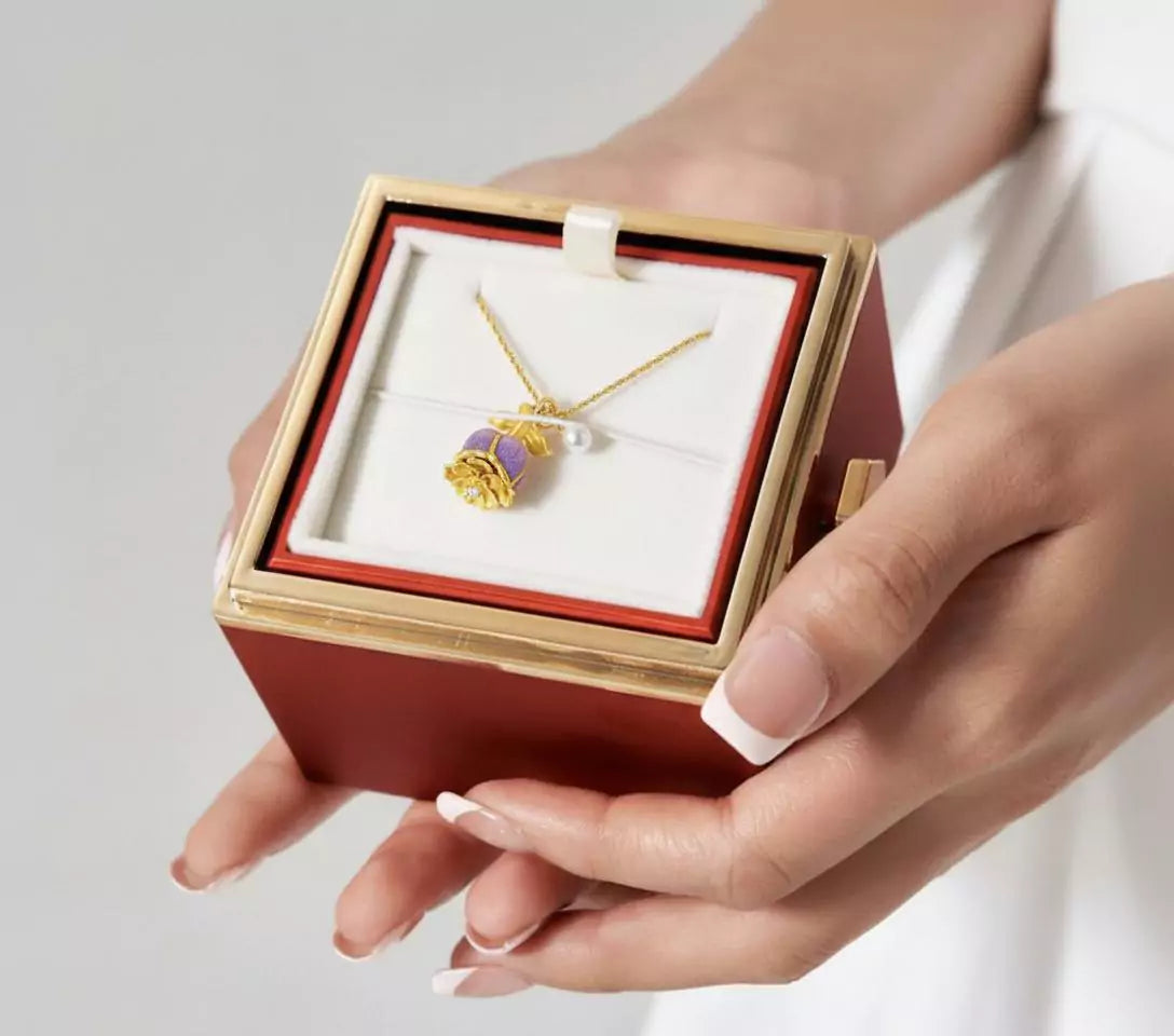 Collier Aurora Charm – La Fleur de l’Amour | Maya Deauville